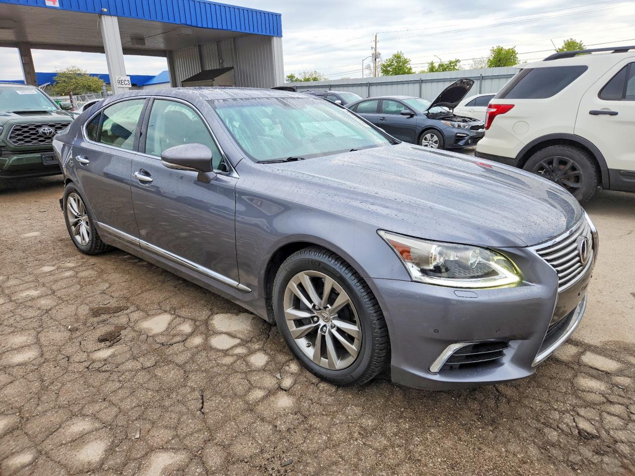 2015 LEXUS LS460