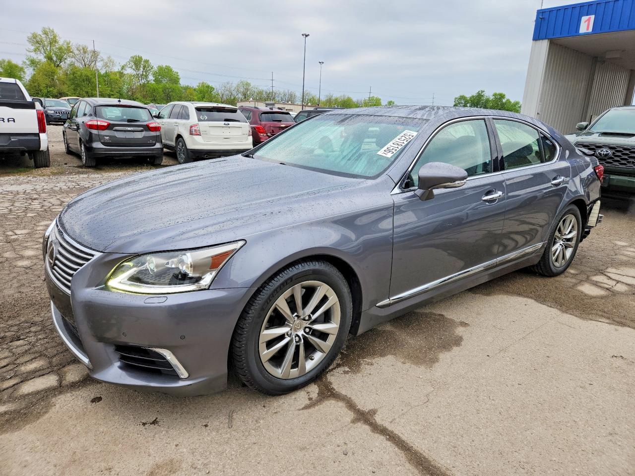 2015 LEXUS LS460