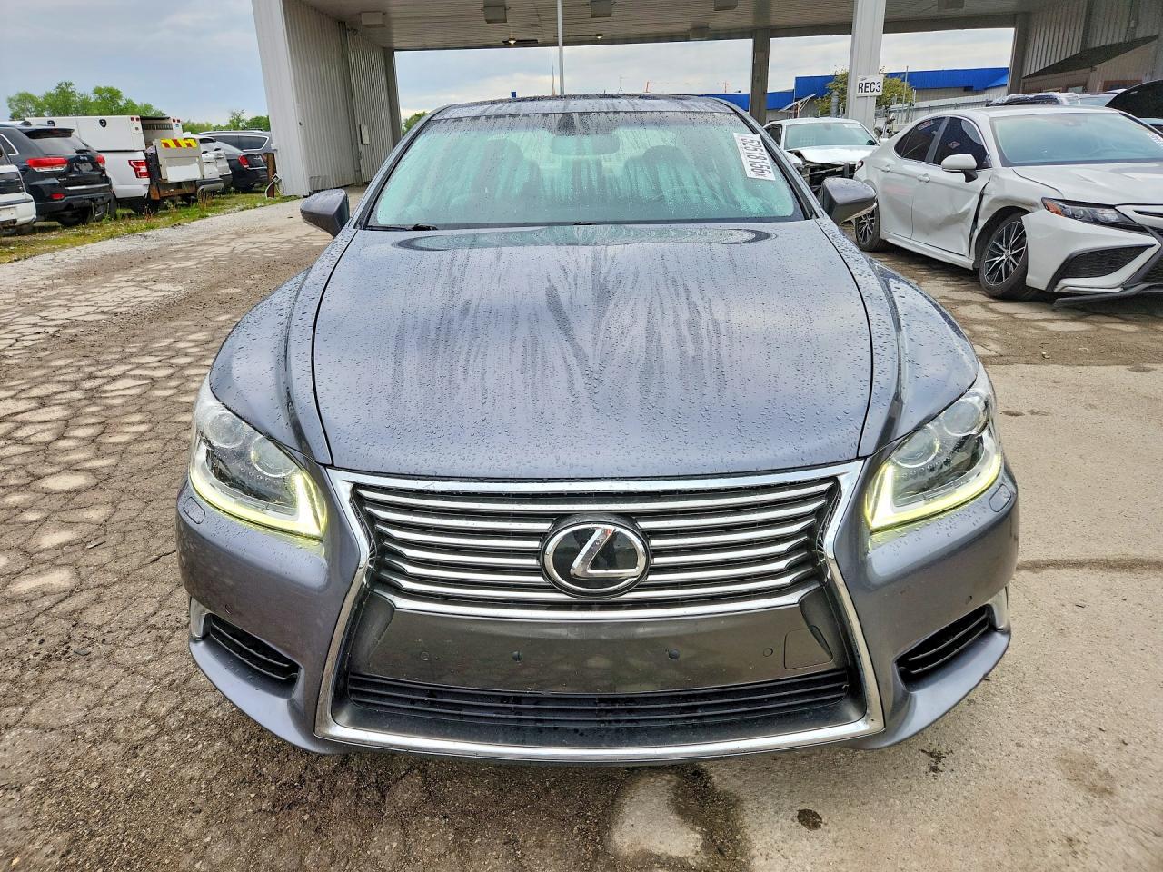 2015 LEXUS LS460