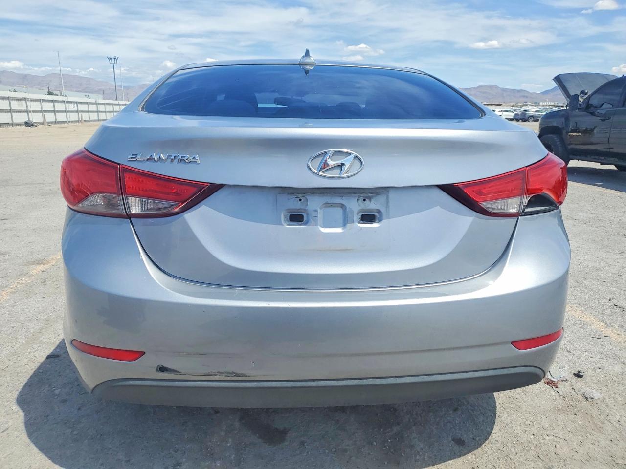 2016 HYUNDAI ELANTRA