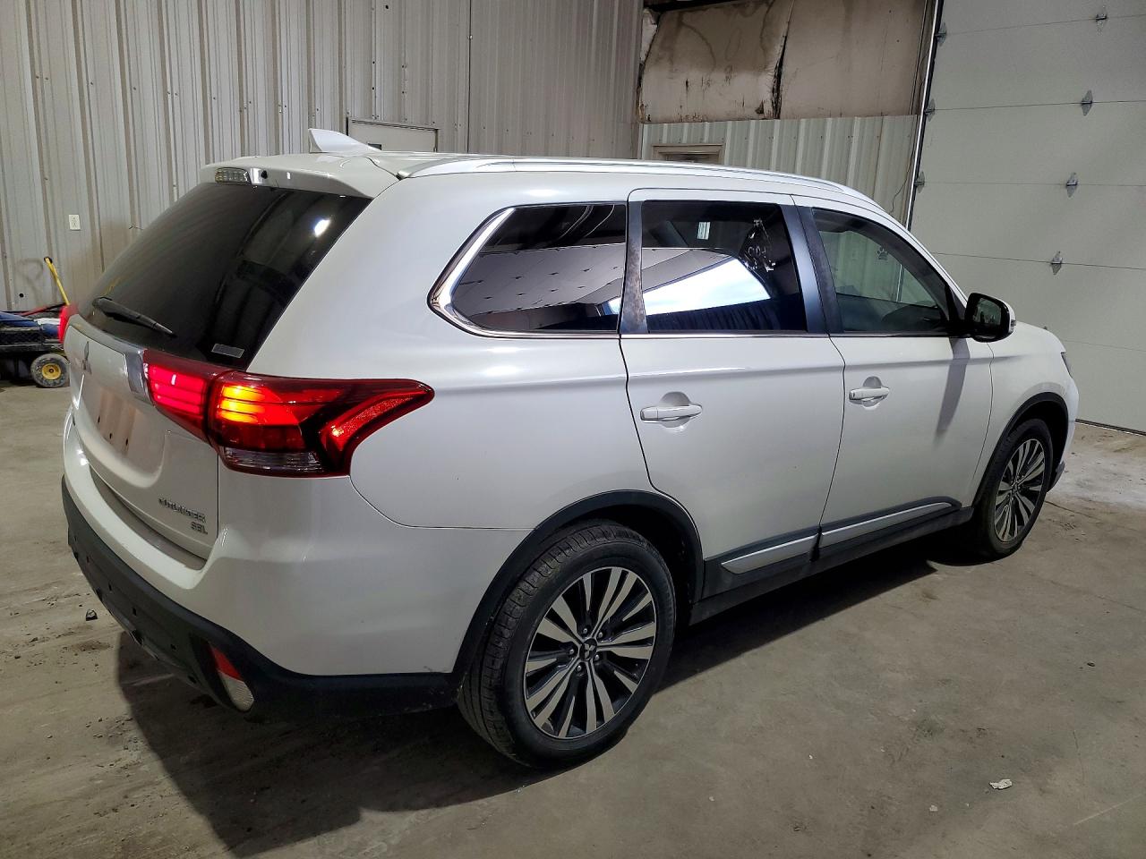 2019 MITSUBISHI OUTLANDER