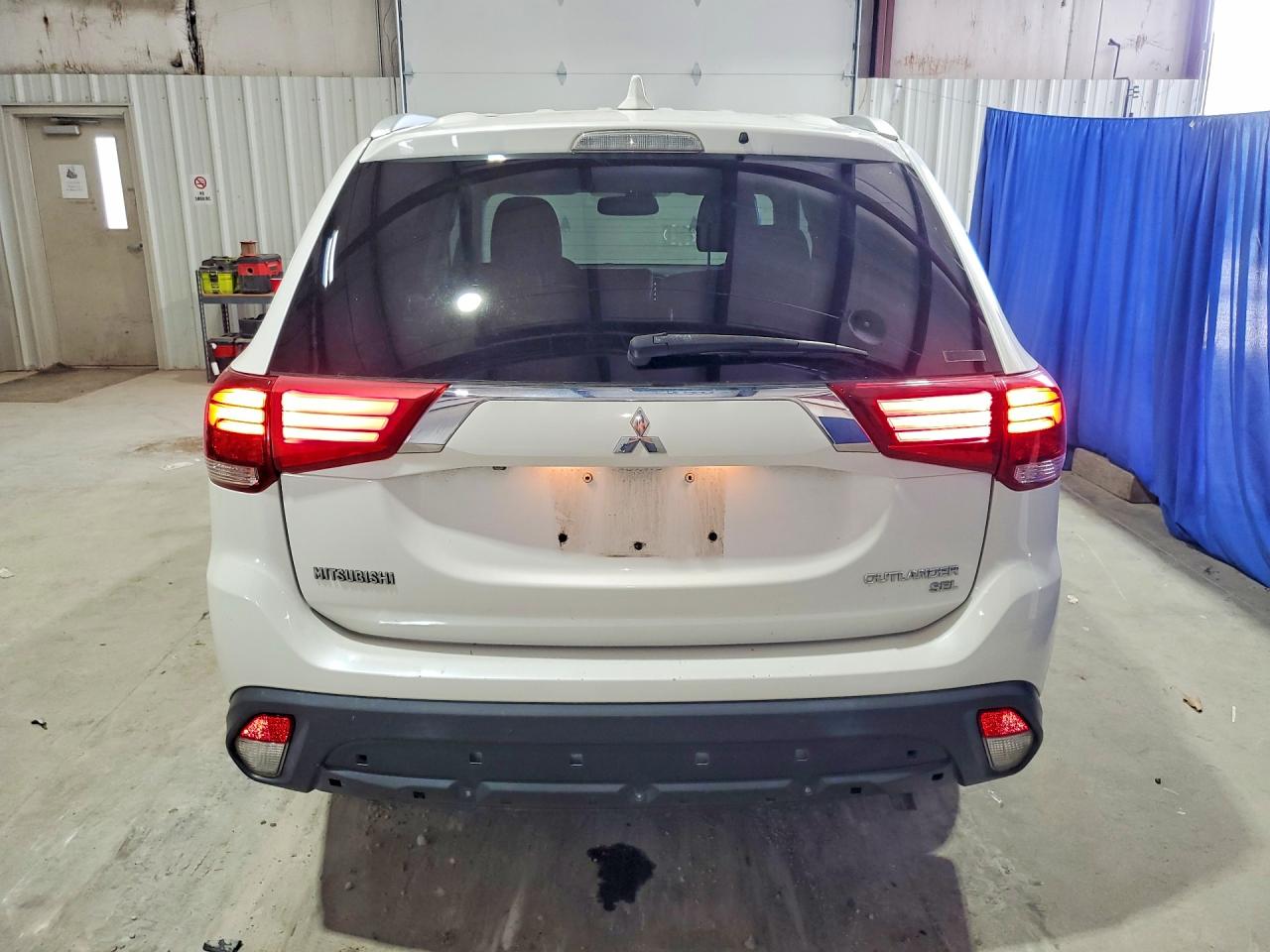 2019 MITSUBISHI OUTLANDER