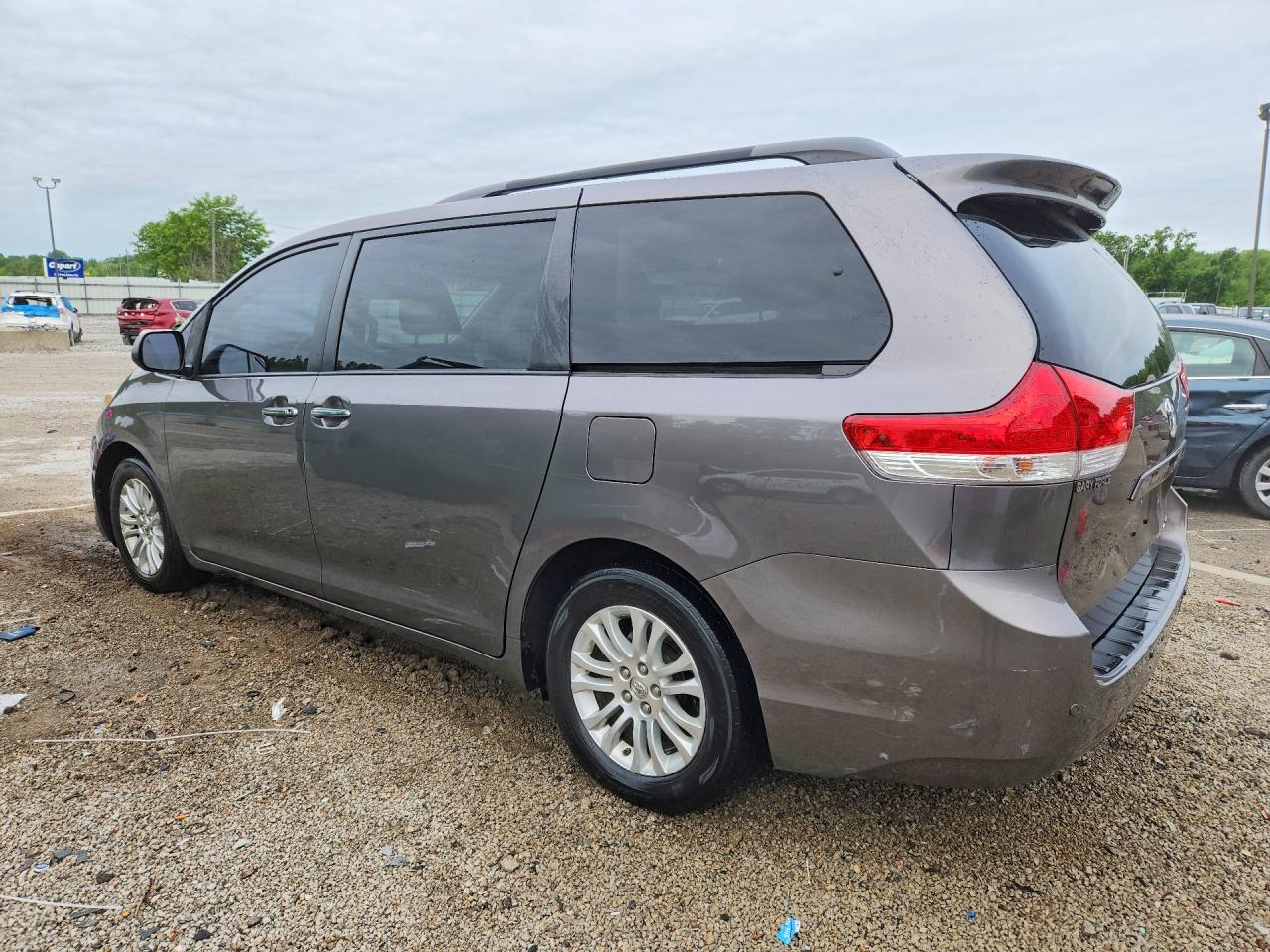 2014 TOYOTA SIENNA
