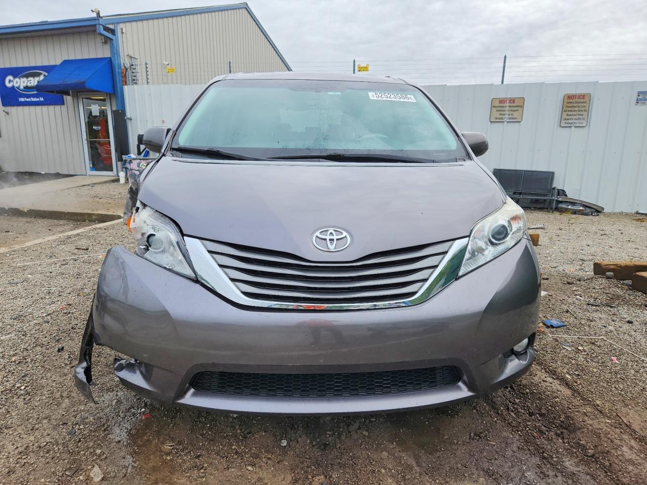 2014 TOYOTA SIENNA
