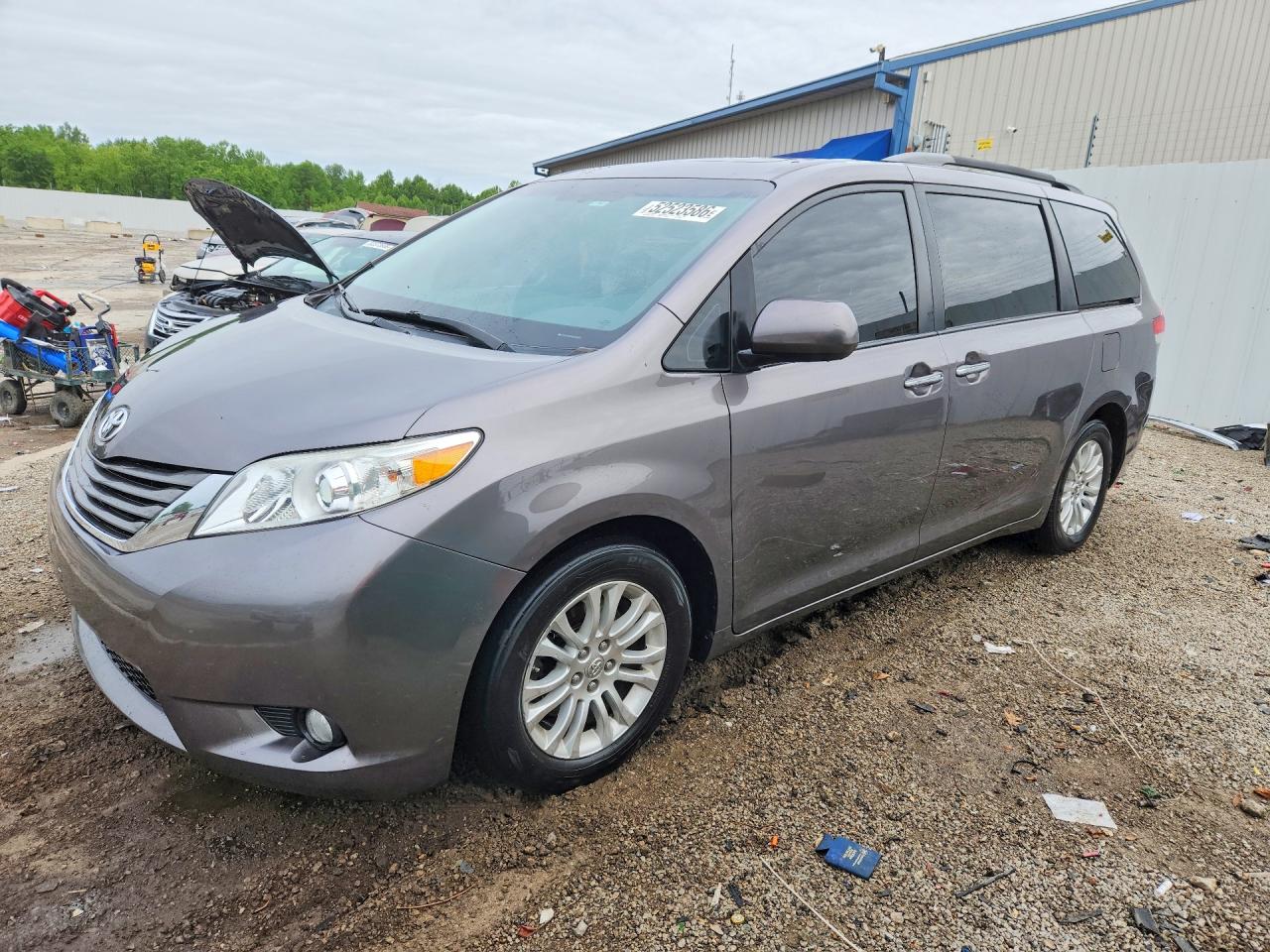 2014 TOYOTA SIENNA