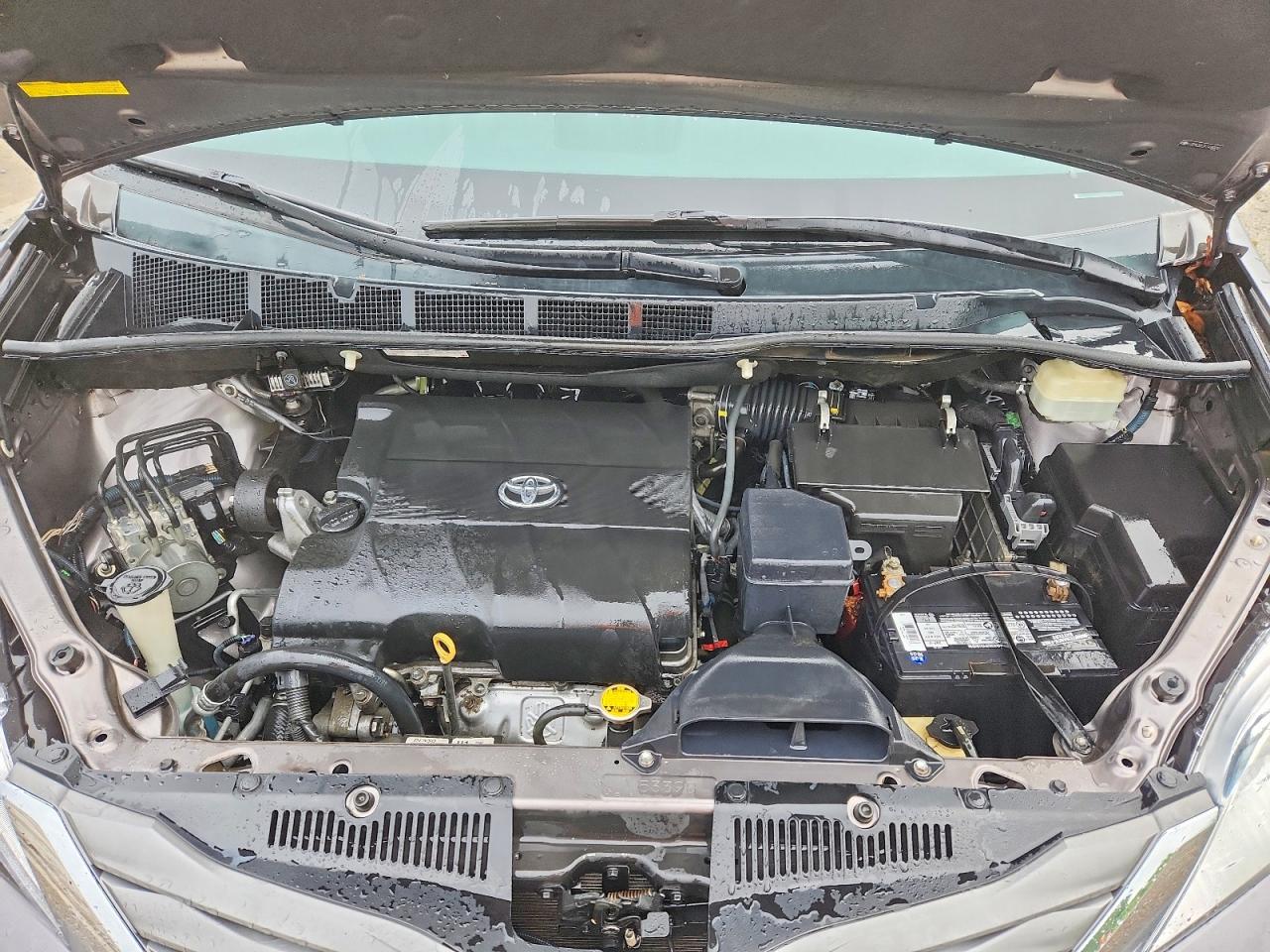 2014 TOYOTA SIENNA