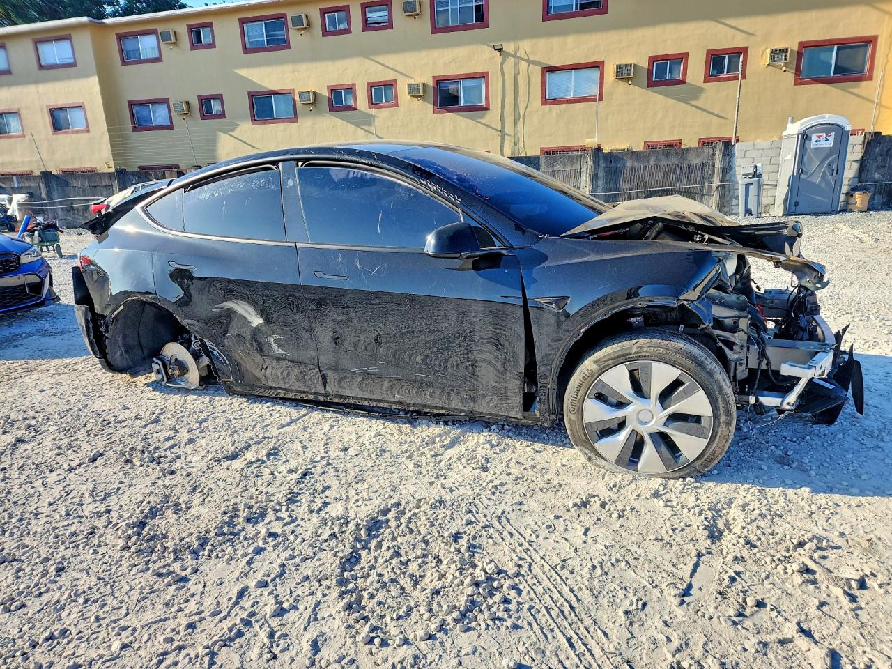 2024 TESLA MODEL Y