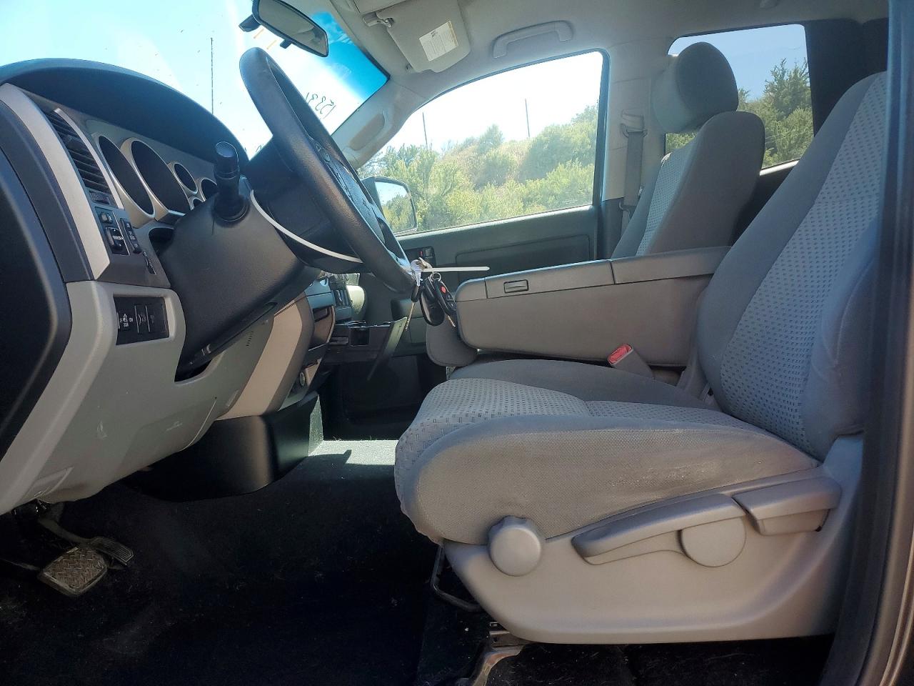 2013 TOYOTA TUNDRA