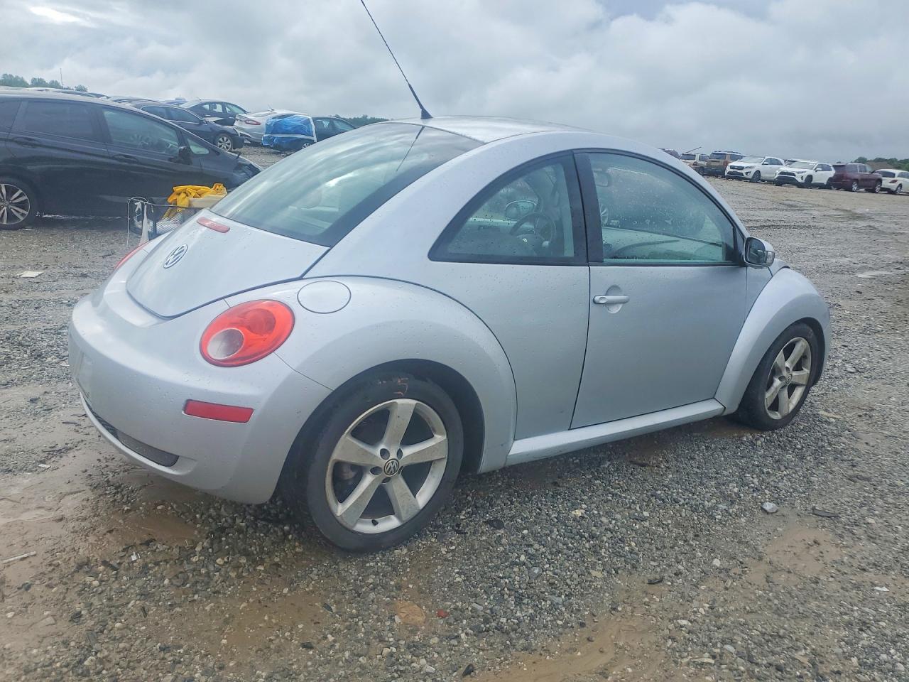 2006 VOLKSWAGEN BEETLE