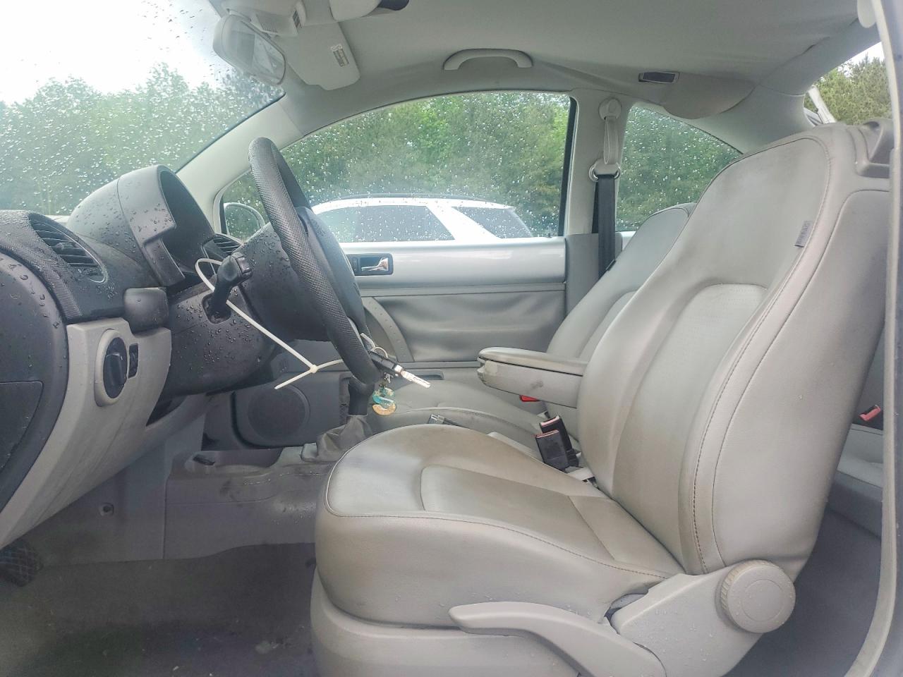 2006 VOLKSWAGEN BEETLE