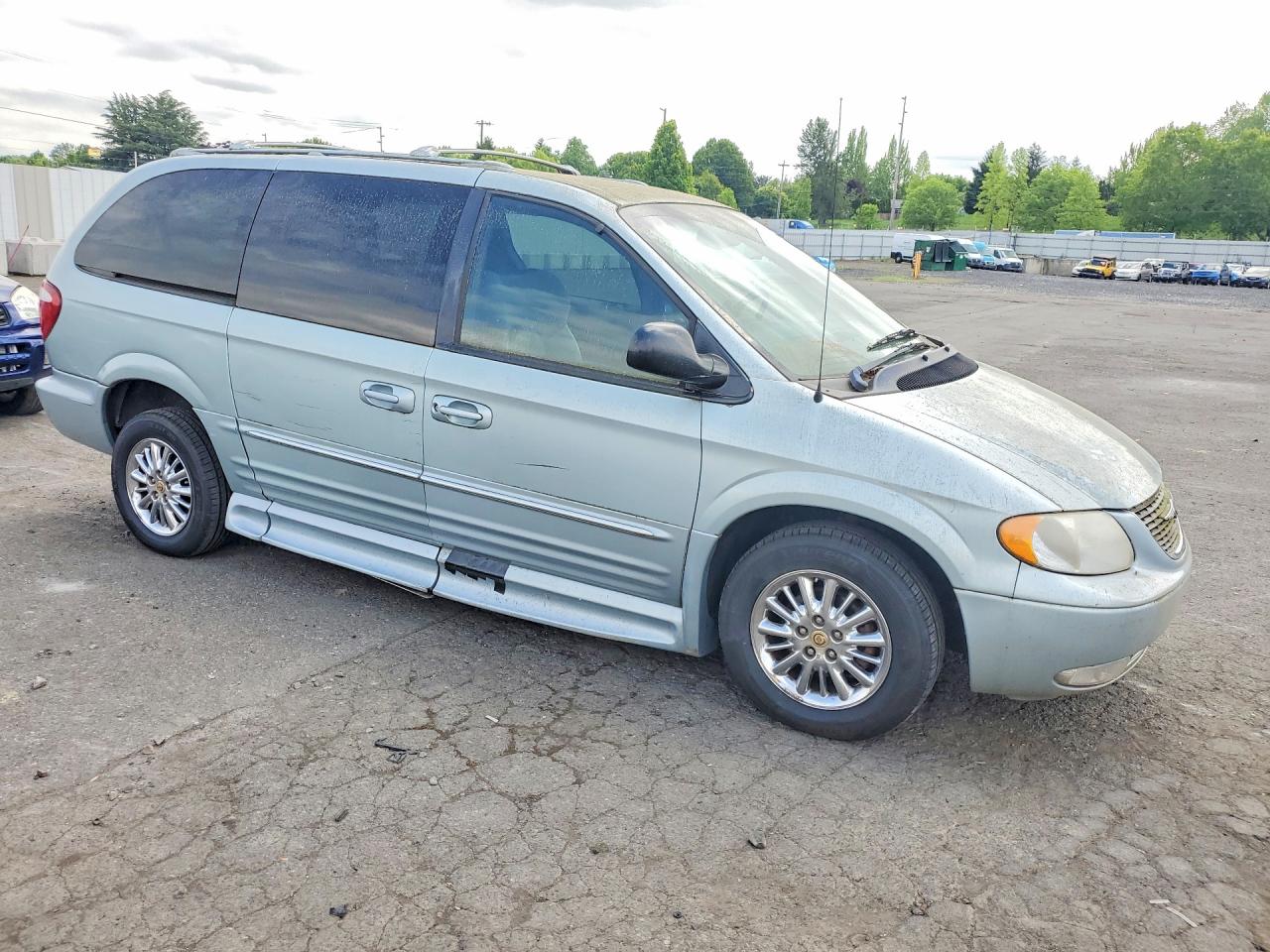 2002 CHRYSLER MINIVAN