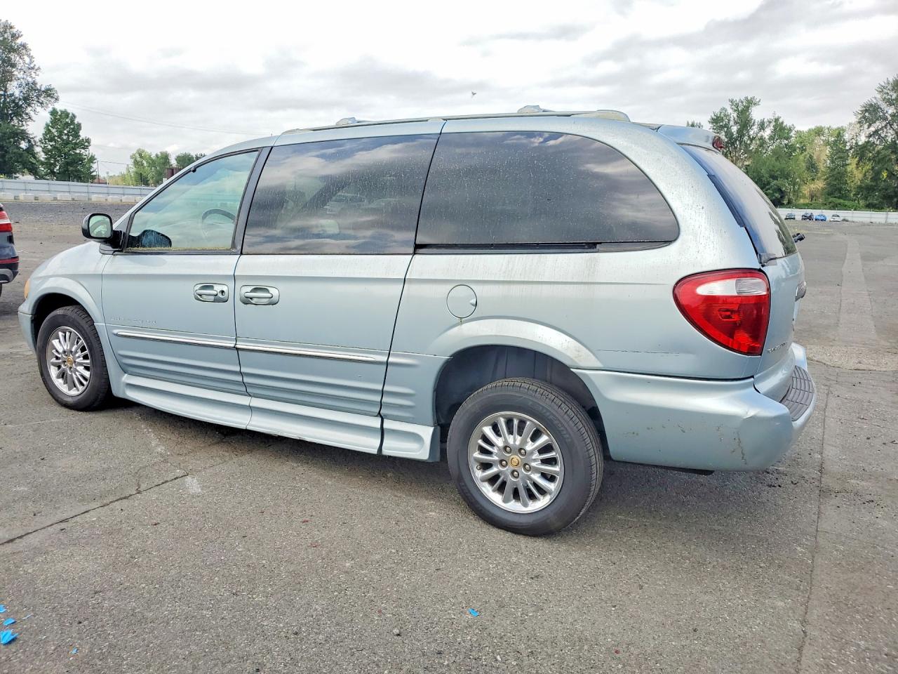 2002 CHRYSLER MINIVAN