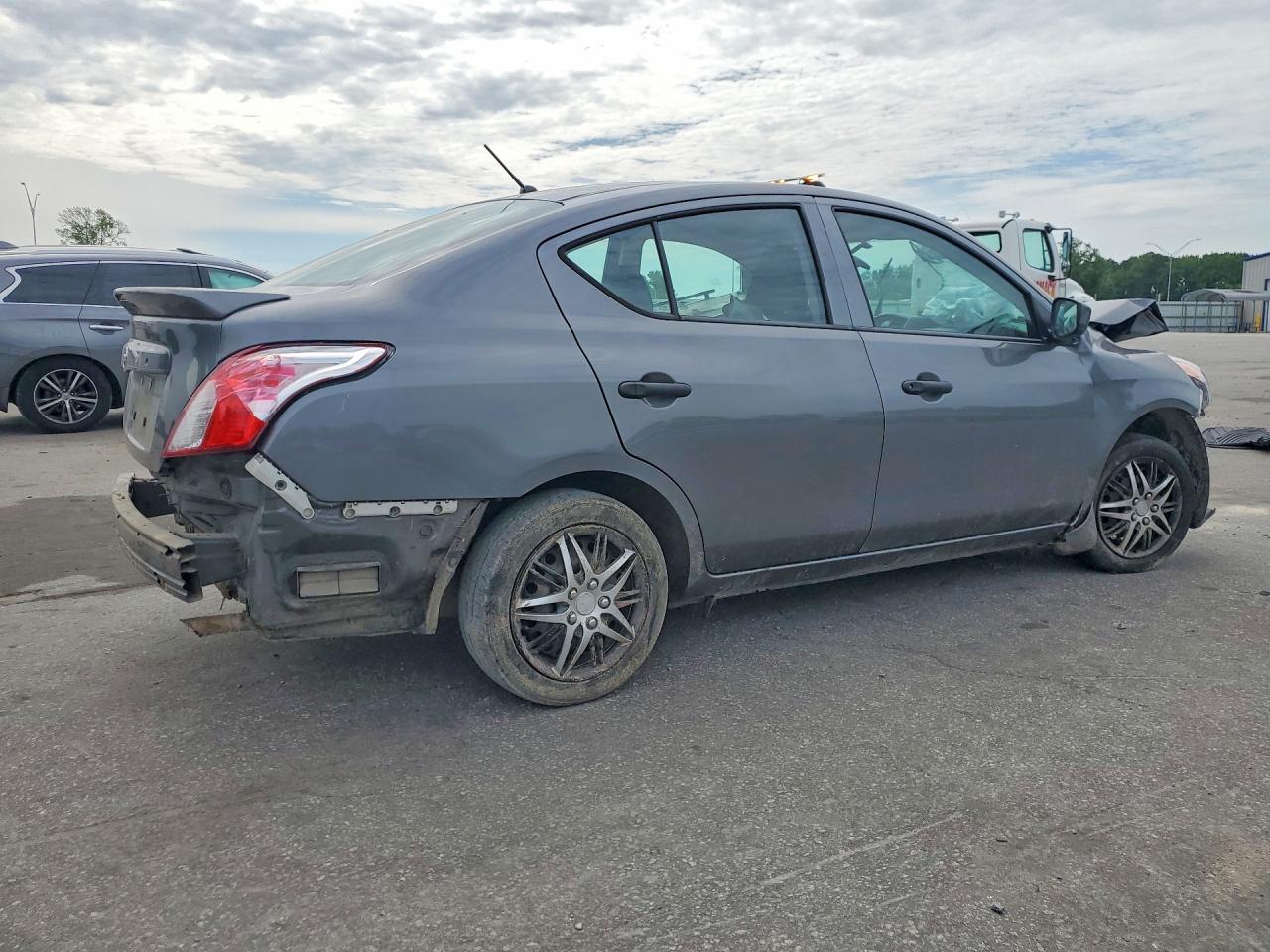 2019 NISSAN VERSA