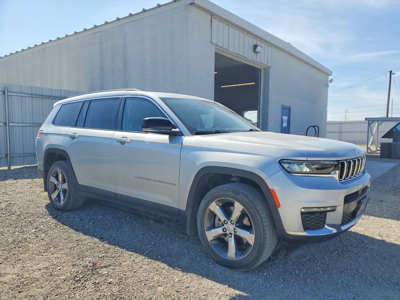 2022 JEEP CHEROKEE