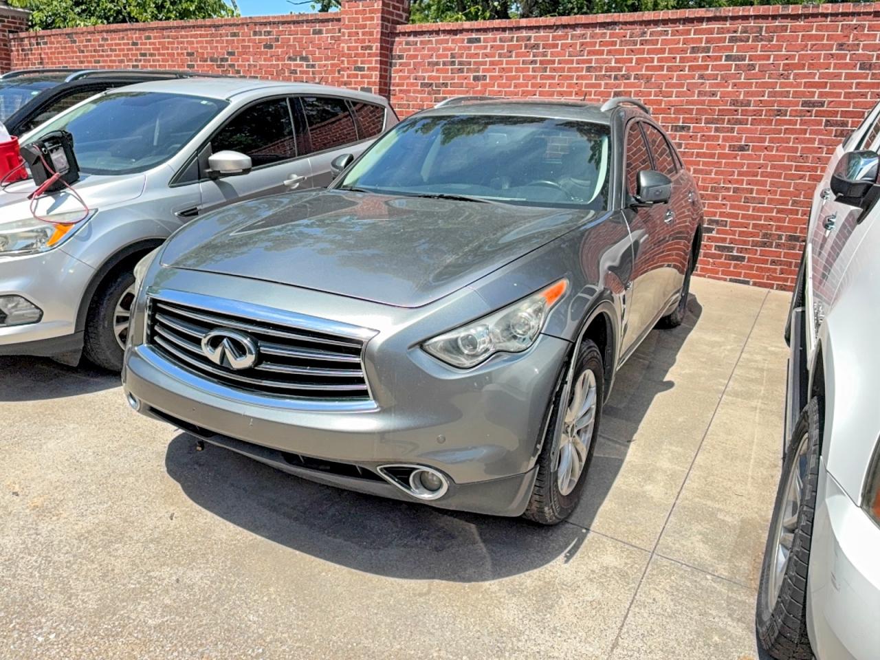 2015 INFINITI QX70