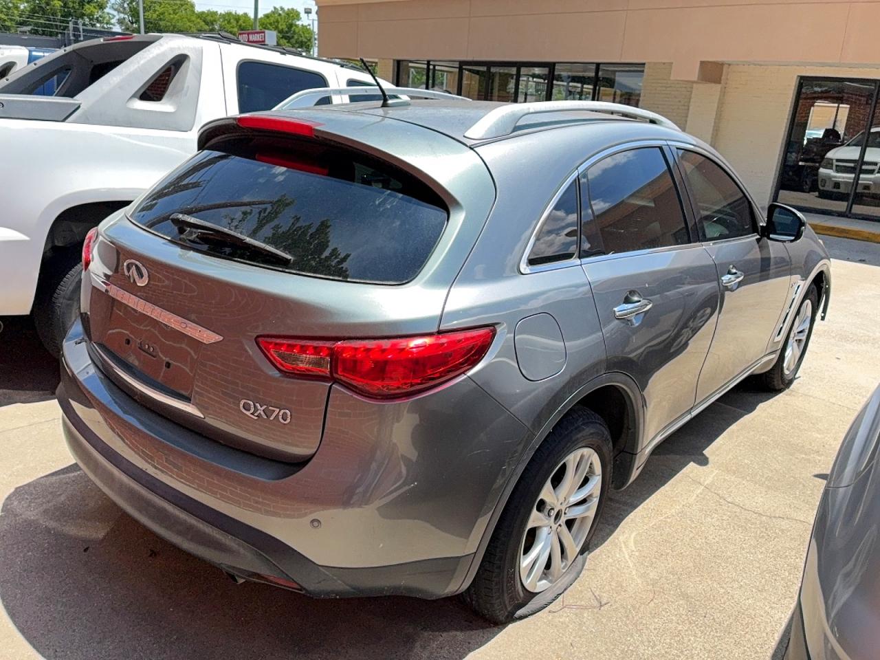 2015 INFINITI QX70