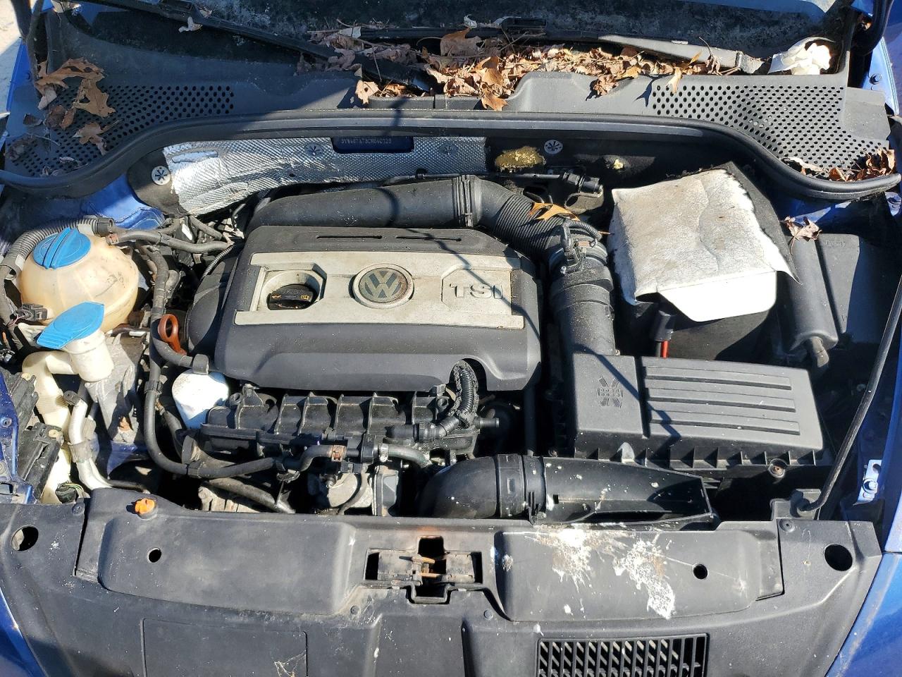 2012 VOLKSWAGEN BEETLE