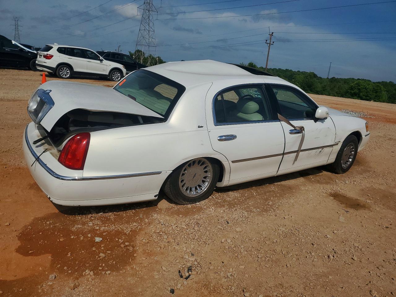 2002 LINCOLN TOWNCAR