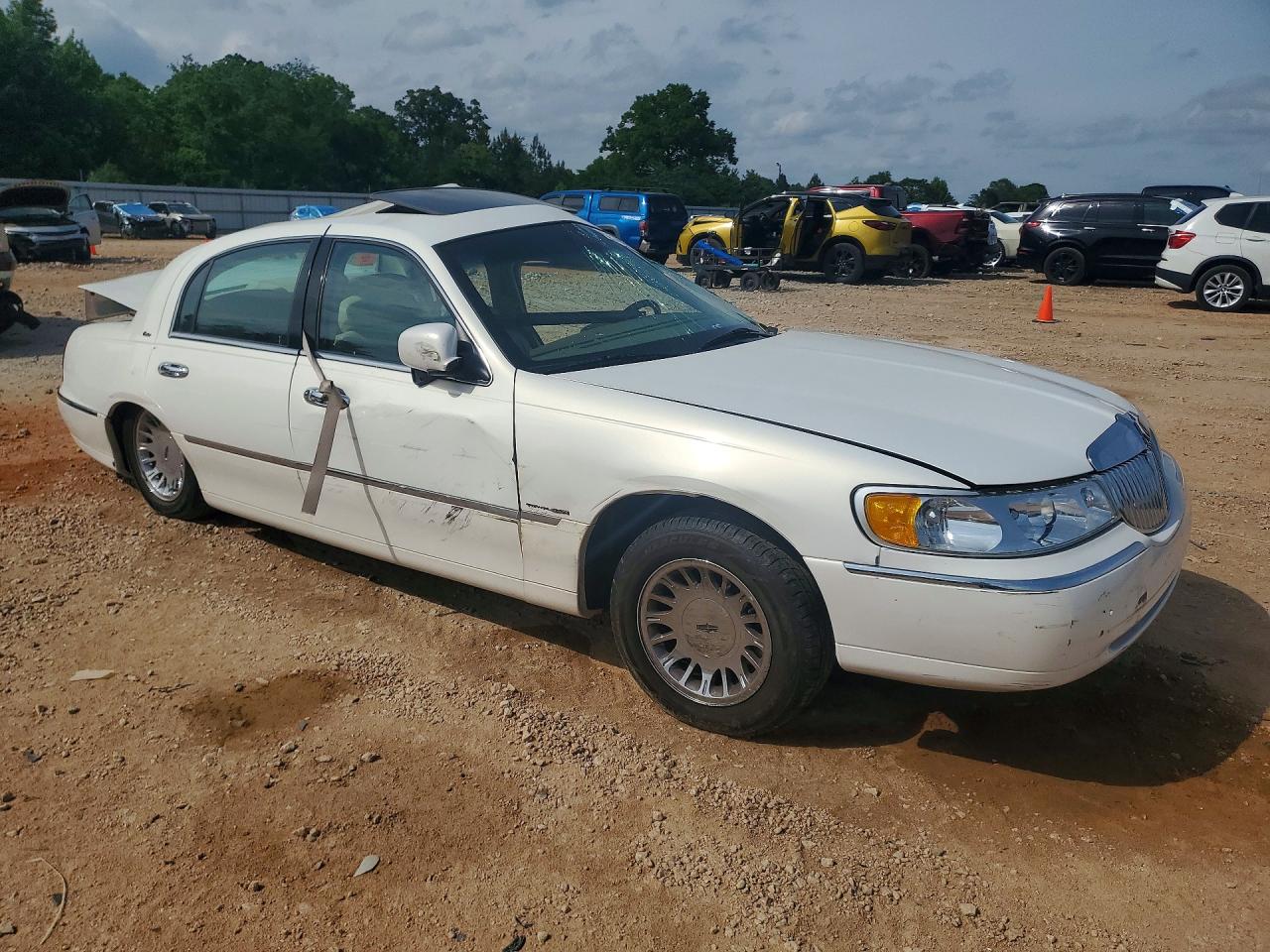2002 LINCOLN TOWNCAR