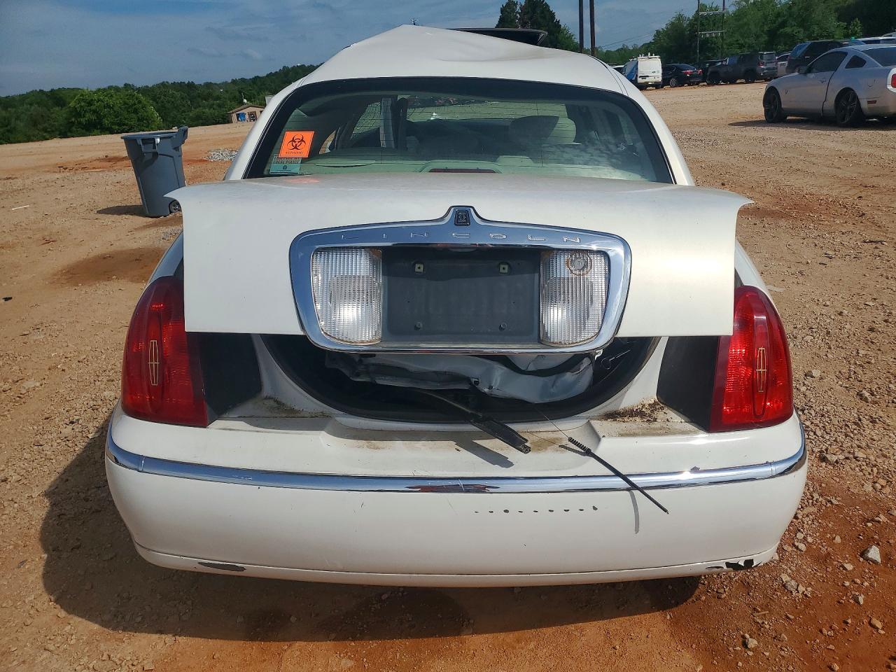 2002 LINCOLN TOWNCAR