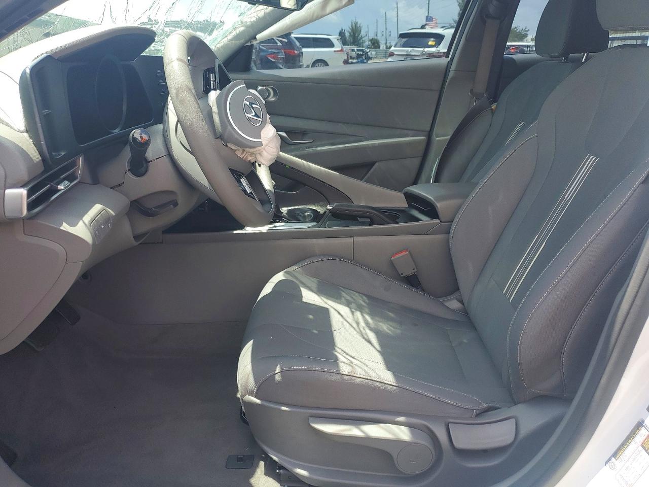 2023 HYUNDAI ELANTRA