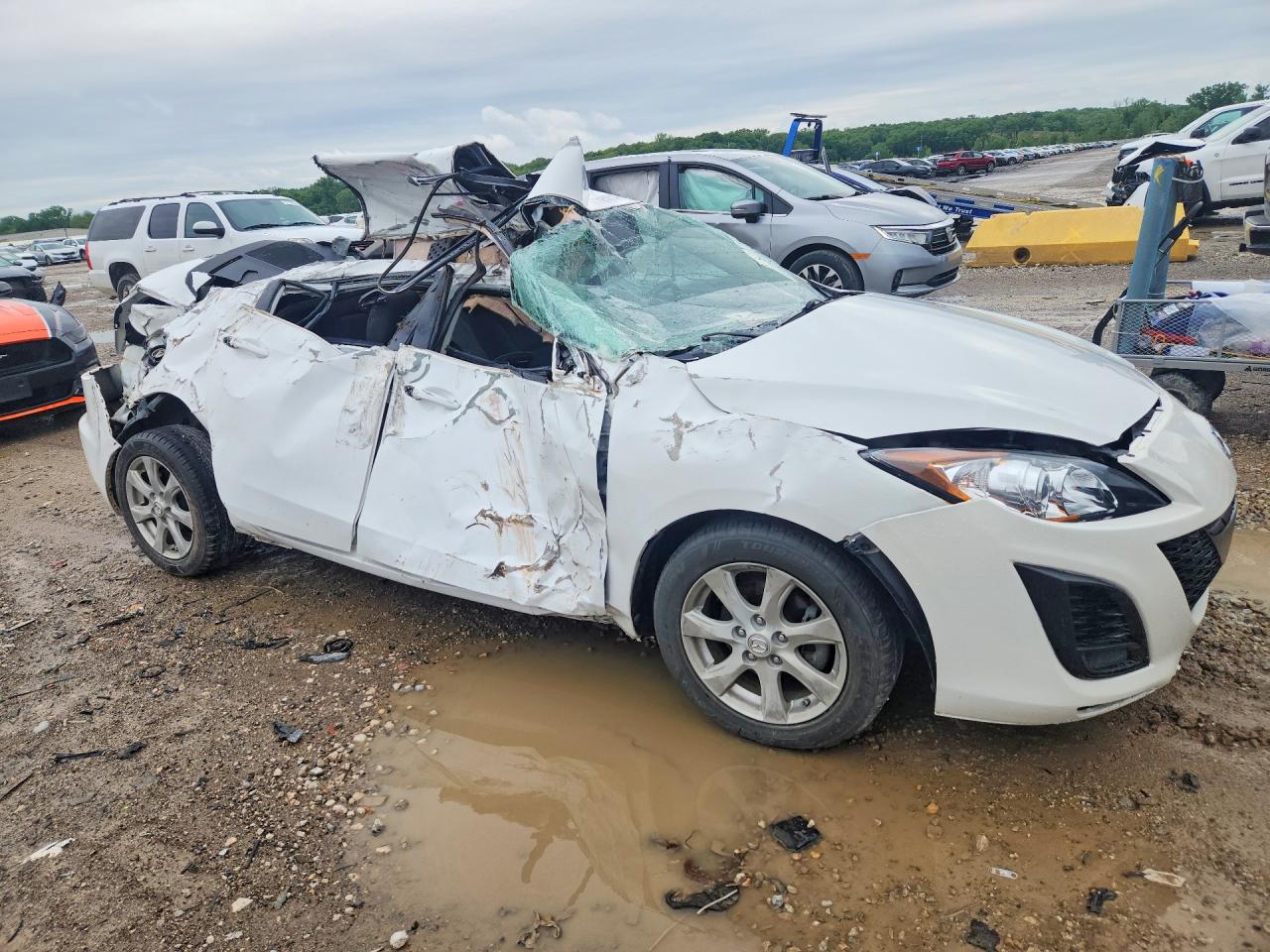 2011 MAZDA 3