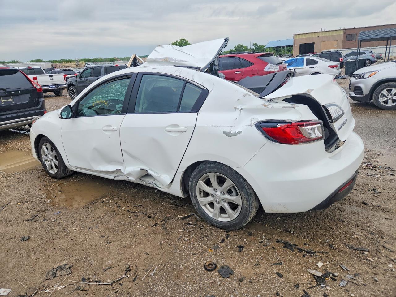 2011 MAZDA 3
