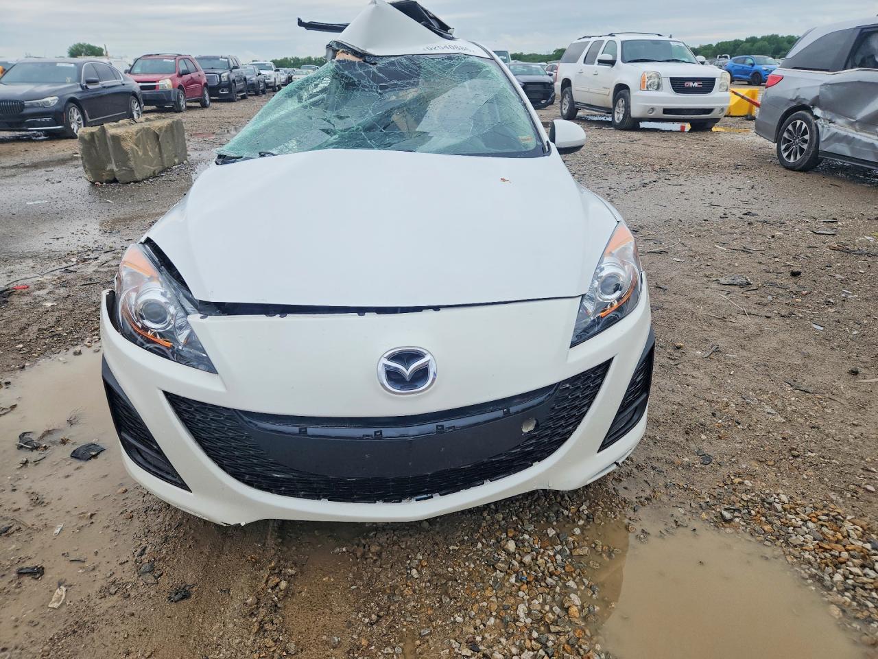 2011 MAZDA 3
