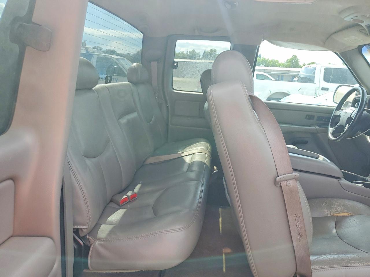 2004 GMC SIERRA 250