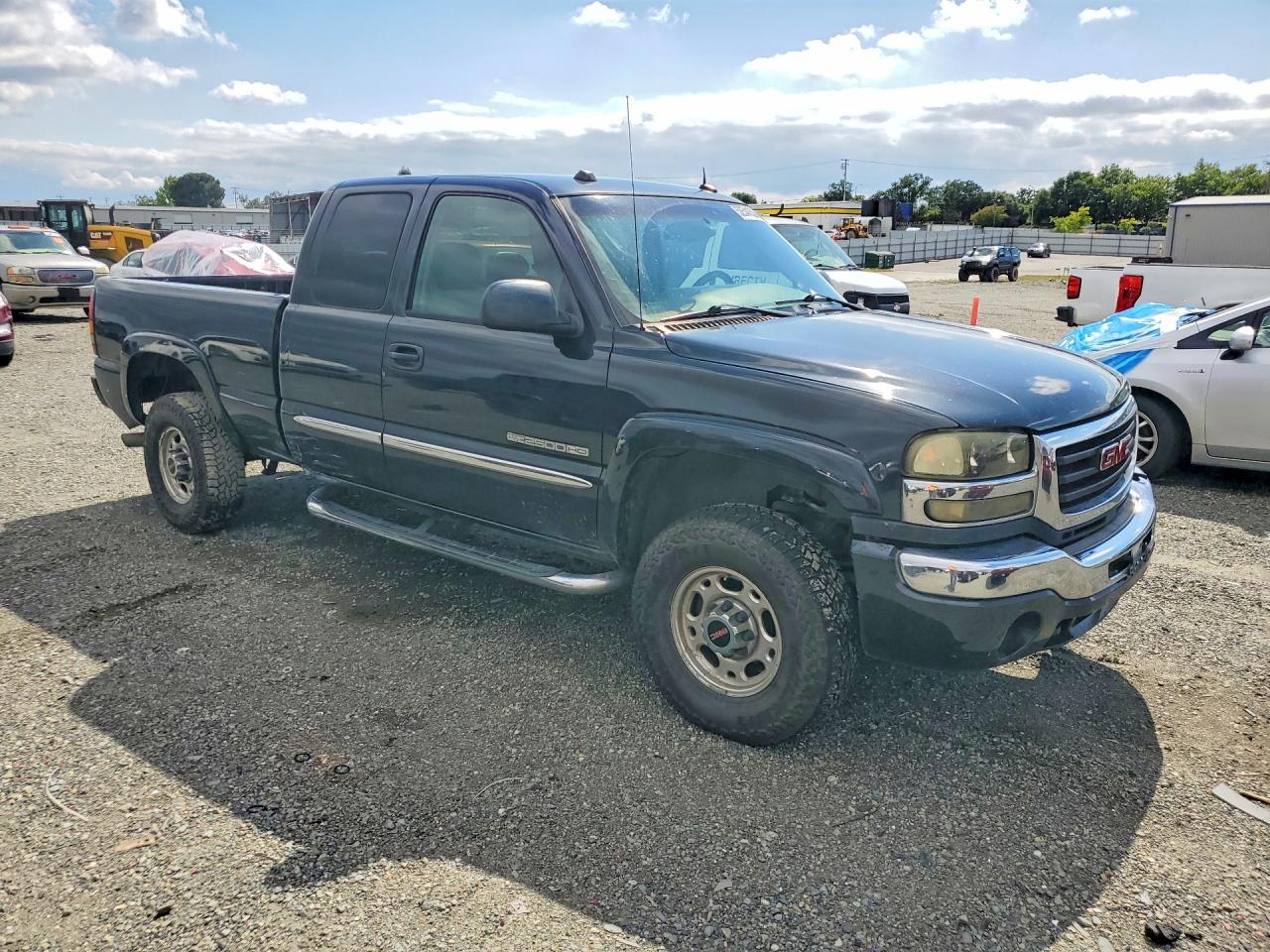 2004 GMC SIERRA 250