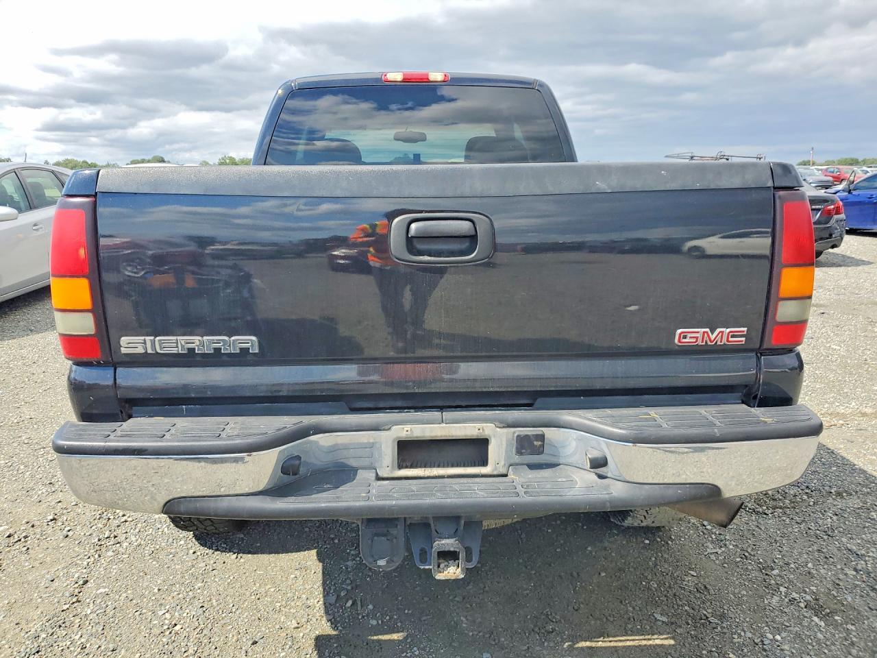 2004 GMC SIERRA 250