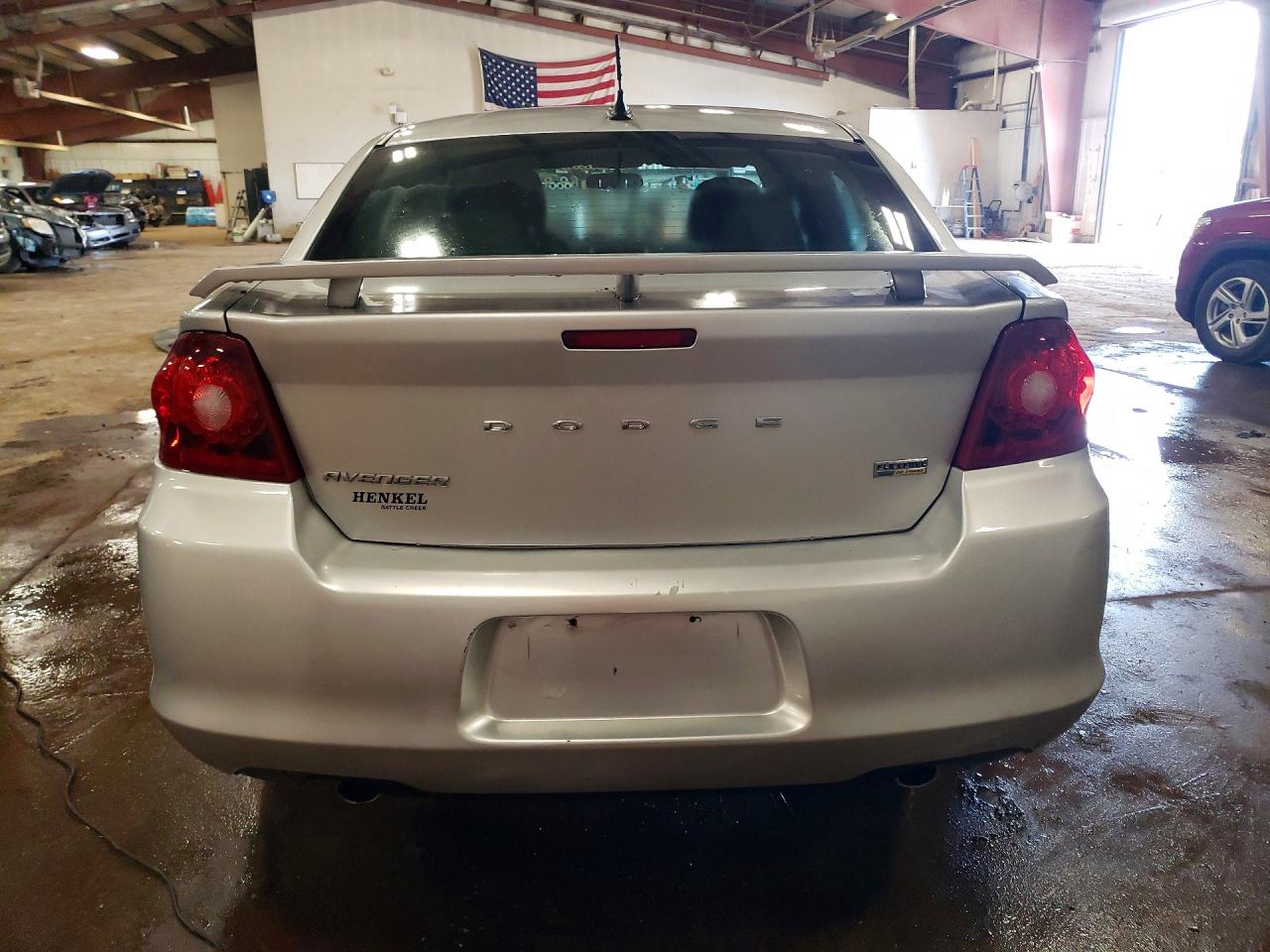 2011 DODGE AVENGER