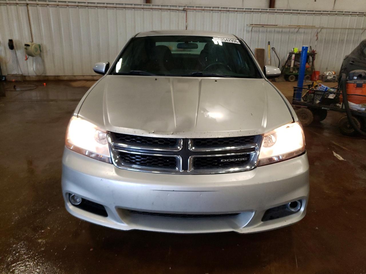 2011 DODGE AVENGER