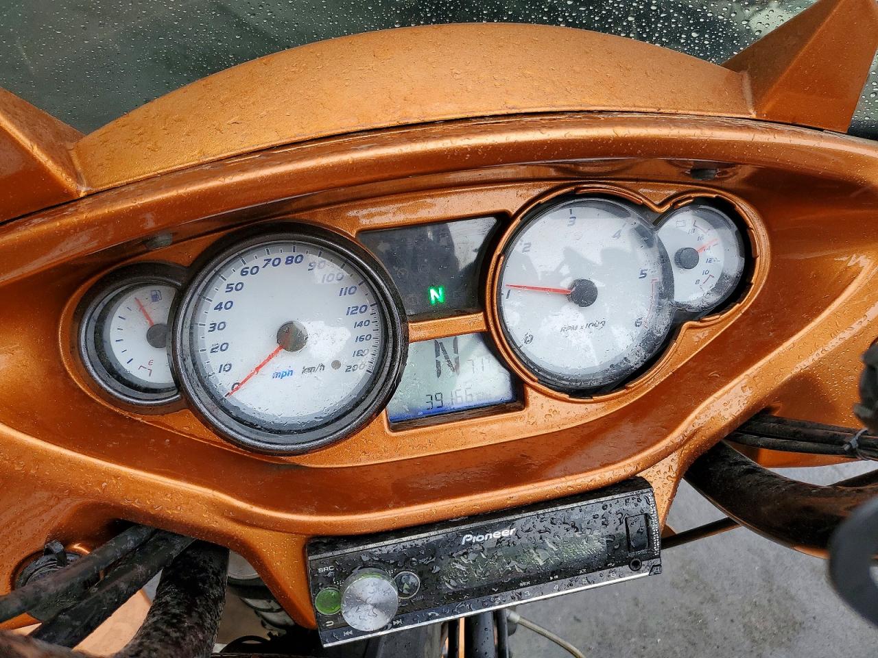 2011 VICTORY MOTORCYCLES MOTORCYCLE