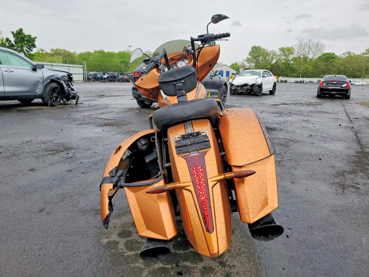 2011 VICTORY MOTORCYCLES MOTORCYCLE