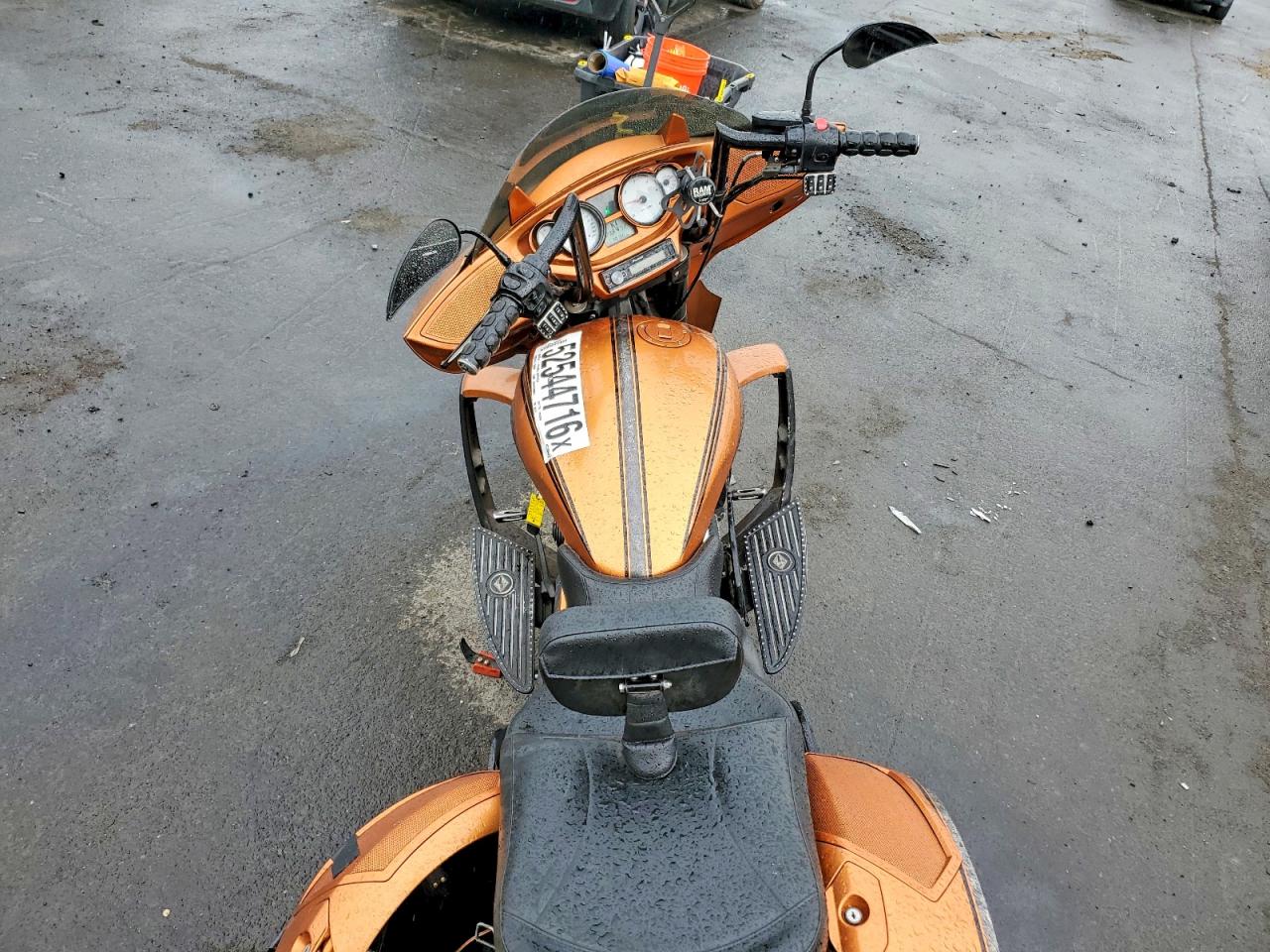 2011 VICTORY MOTORCYCLES MOTORCYCLE