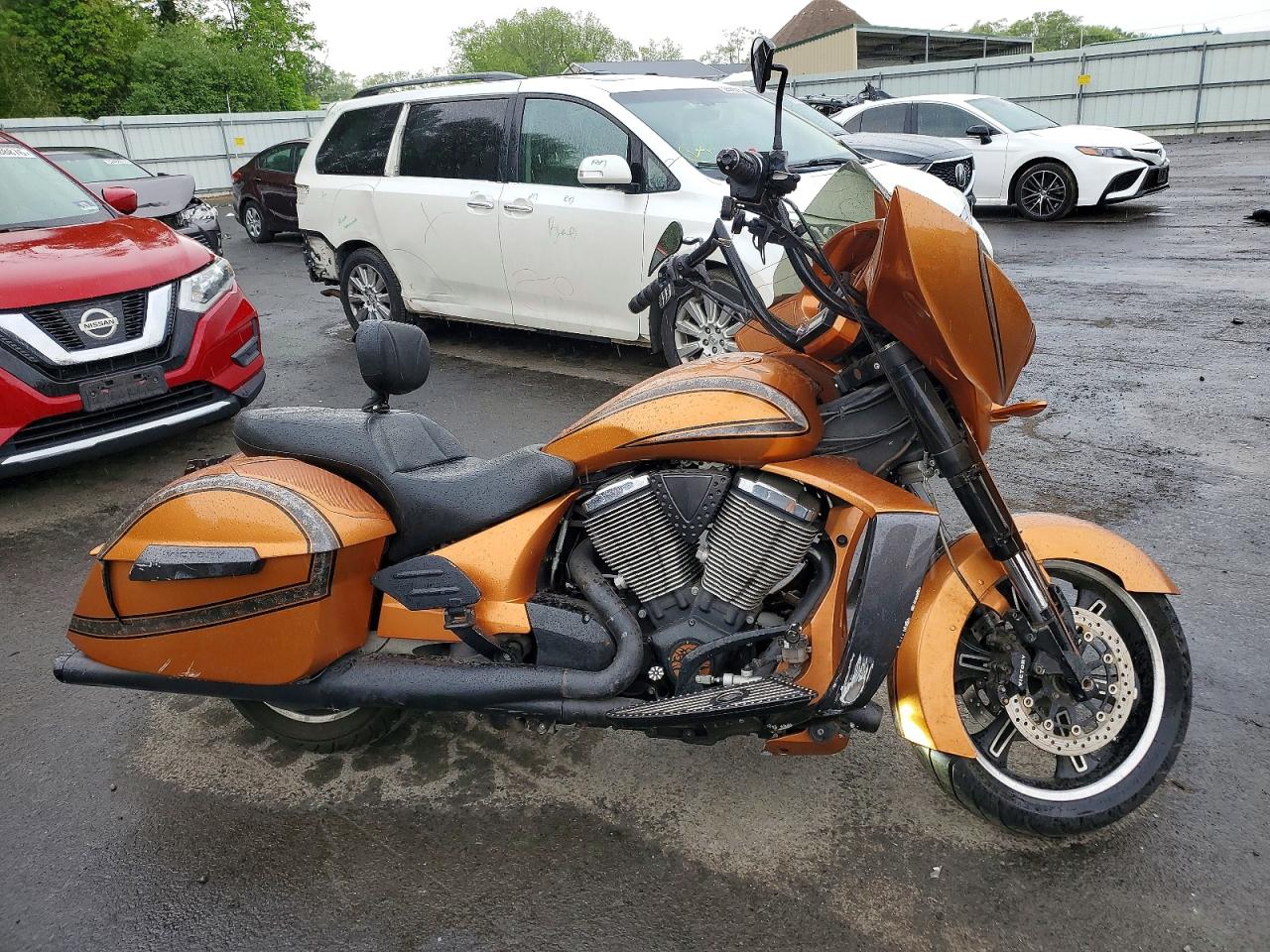 2011 VICTORY MOTORCYCLES MOTORCYCLE
