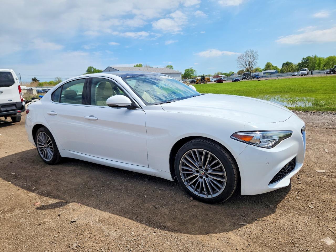 2021 ALFA ROMEO GIULIA
