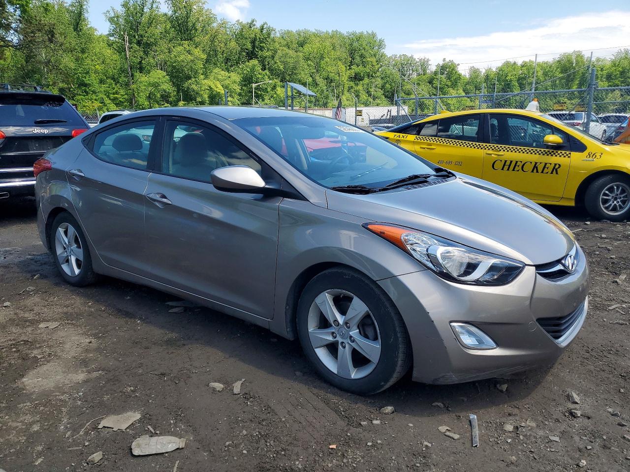 2013 HYUNDAI ELANTRA