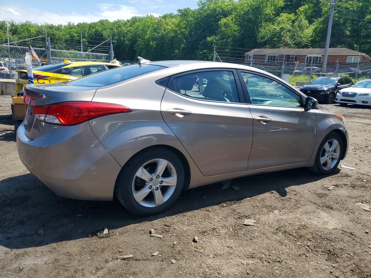 2013 HYUNDAI ELANTRA