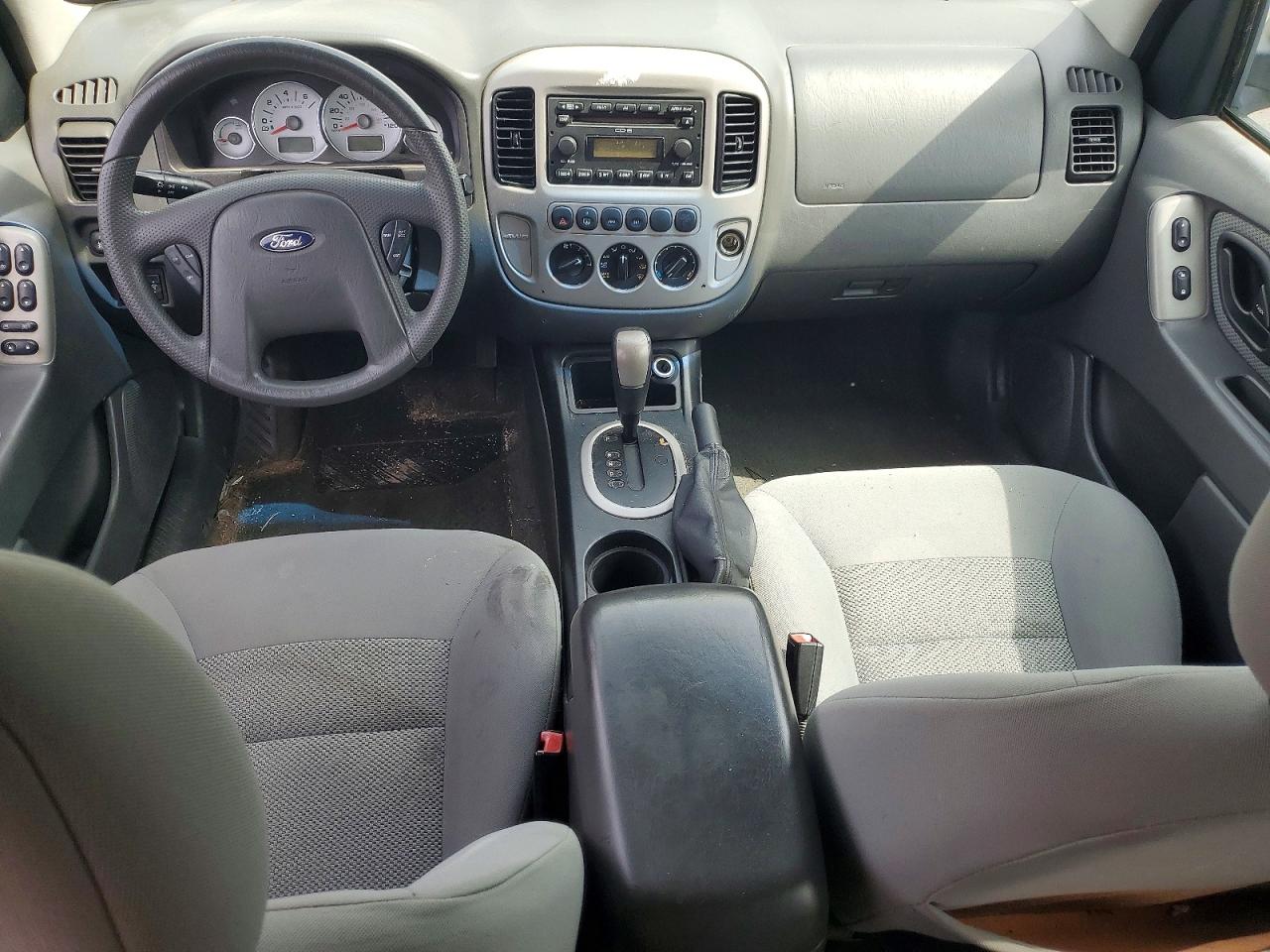 2005 FORD ESCAPE
