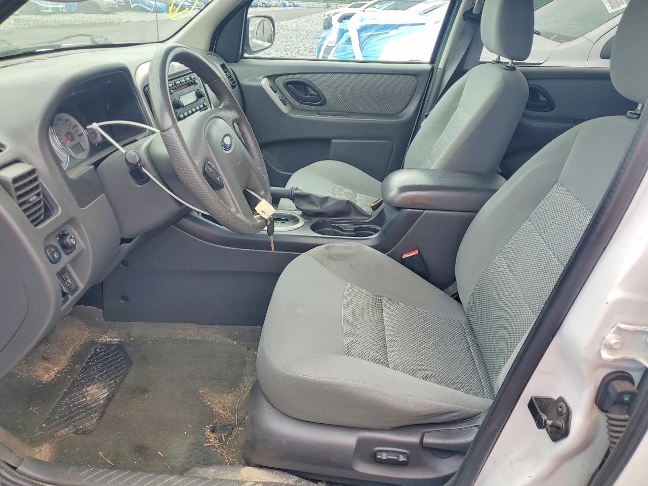 2005 FORD ESCAPE