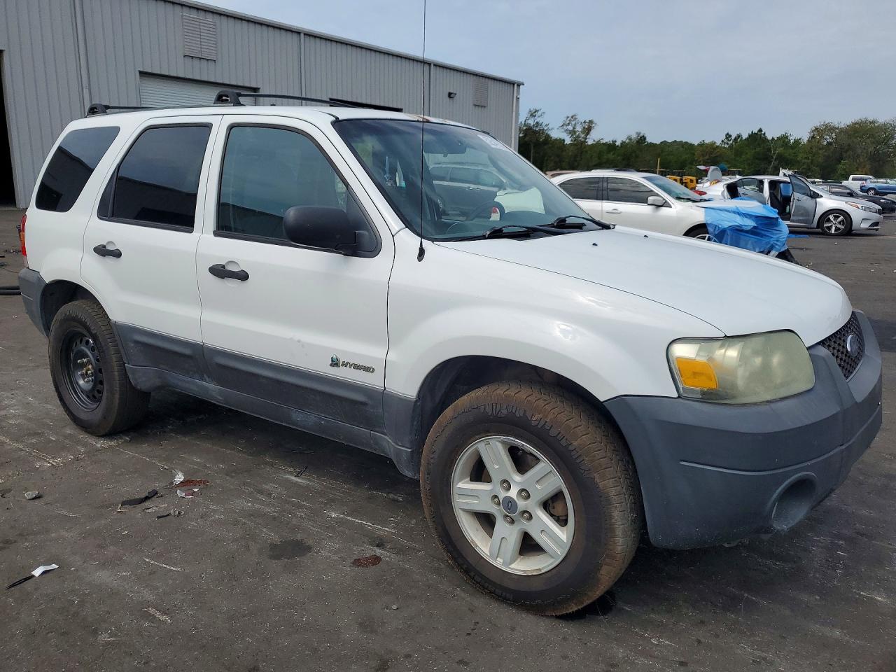 2005 FORD ESCAPE