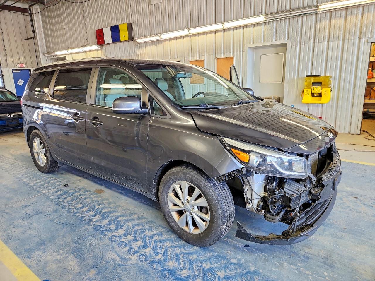 2017 KIA SEDONA