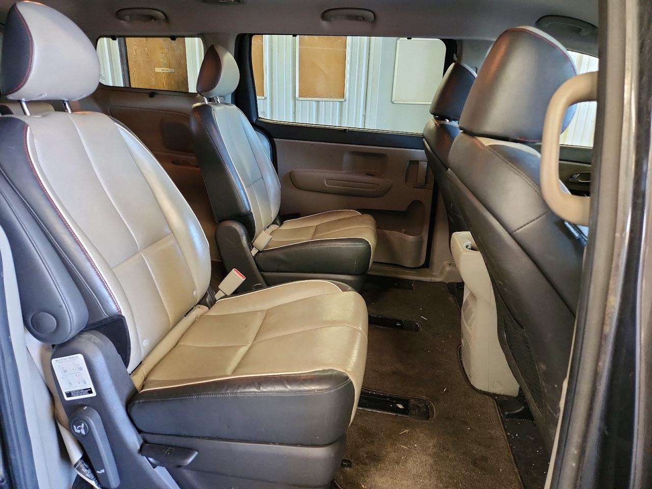 2017 KIA SEDONA