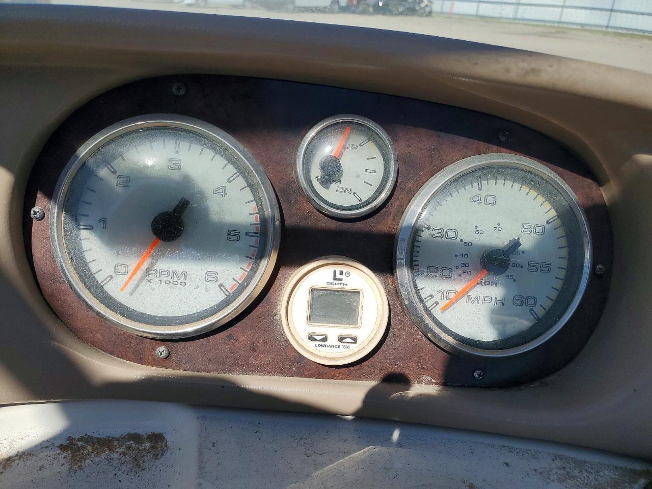 2001 REGAL Boat w/ tr