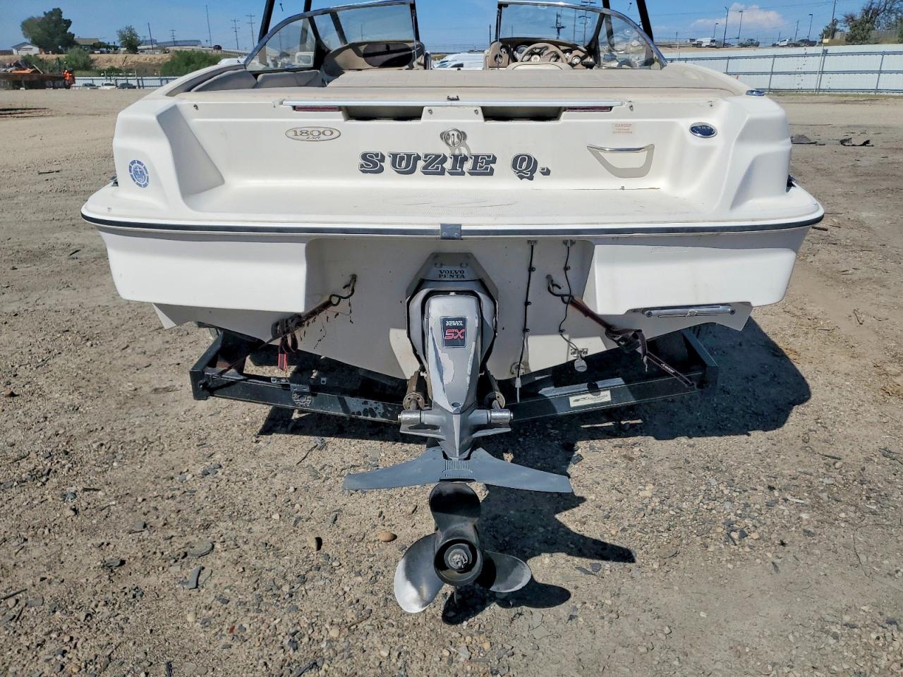 2001 REGAL Boat w/ tr
