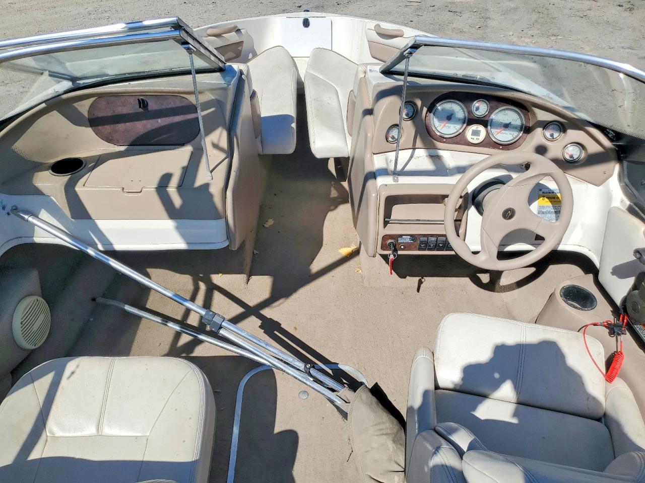 2001 REGAL Boat w/ tr
