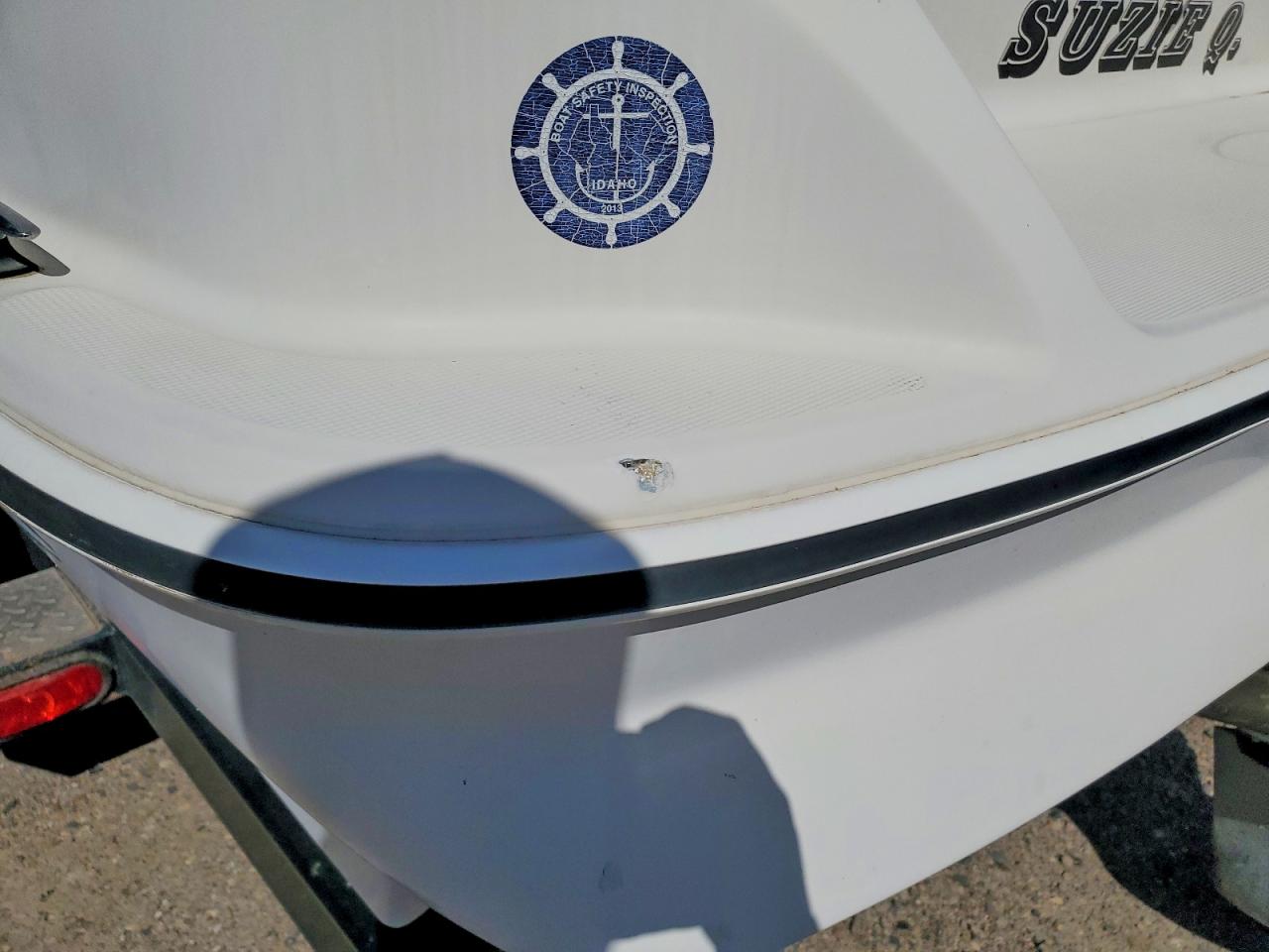 2001 REGAL Boat w/ tr