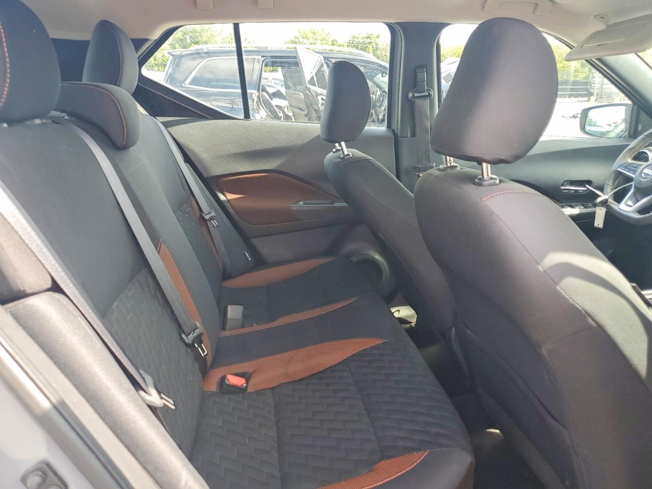 2021 NISSAN KICKS